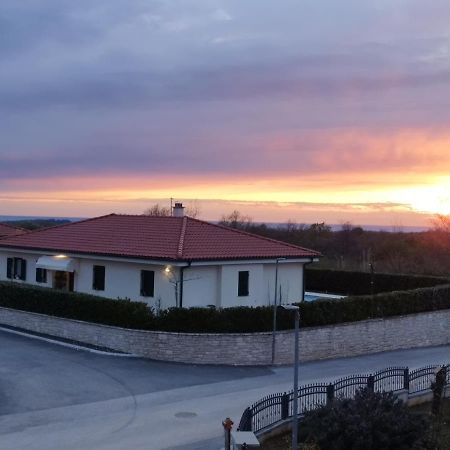 Tonis Daire Buje Dış mekan fotoğraf